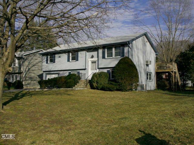 97 THREE LAKES DR, Stamford, Connecticut Homes & Land - Real Estate