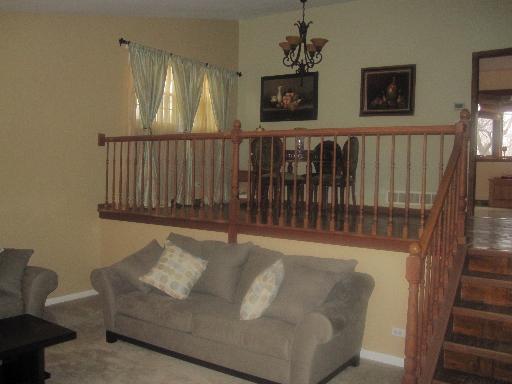 815 South Walnut Street, Roselle, IL 60172