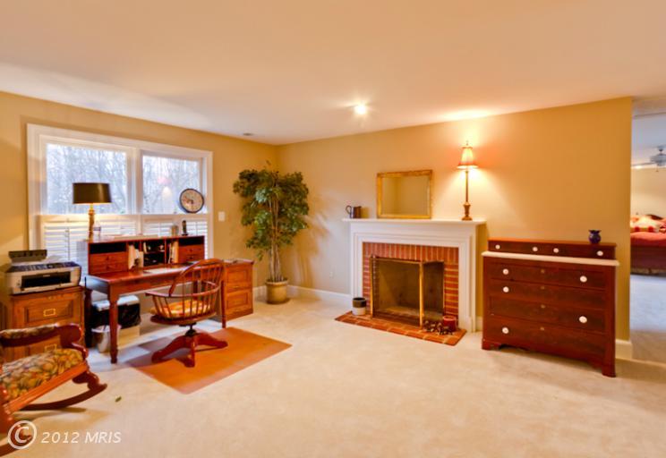 8001 Algarve Street, Mclean, VA 22102