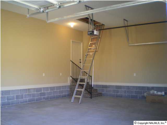 7570 Crestridge Drive, Owens Cross Roads, AL 35763